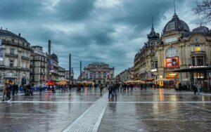 Visiter Montpellier en une journée : Écusson, Comédie et Méditerranée — Daytour France