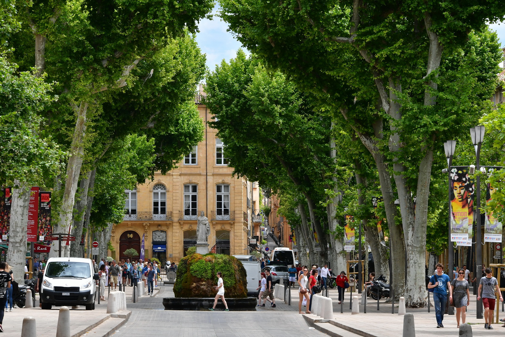 Visiter Aix-en-Provence en 1 jour : Cours Mirabeau et marchés
