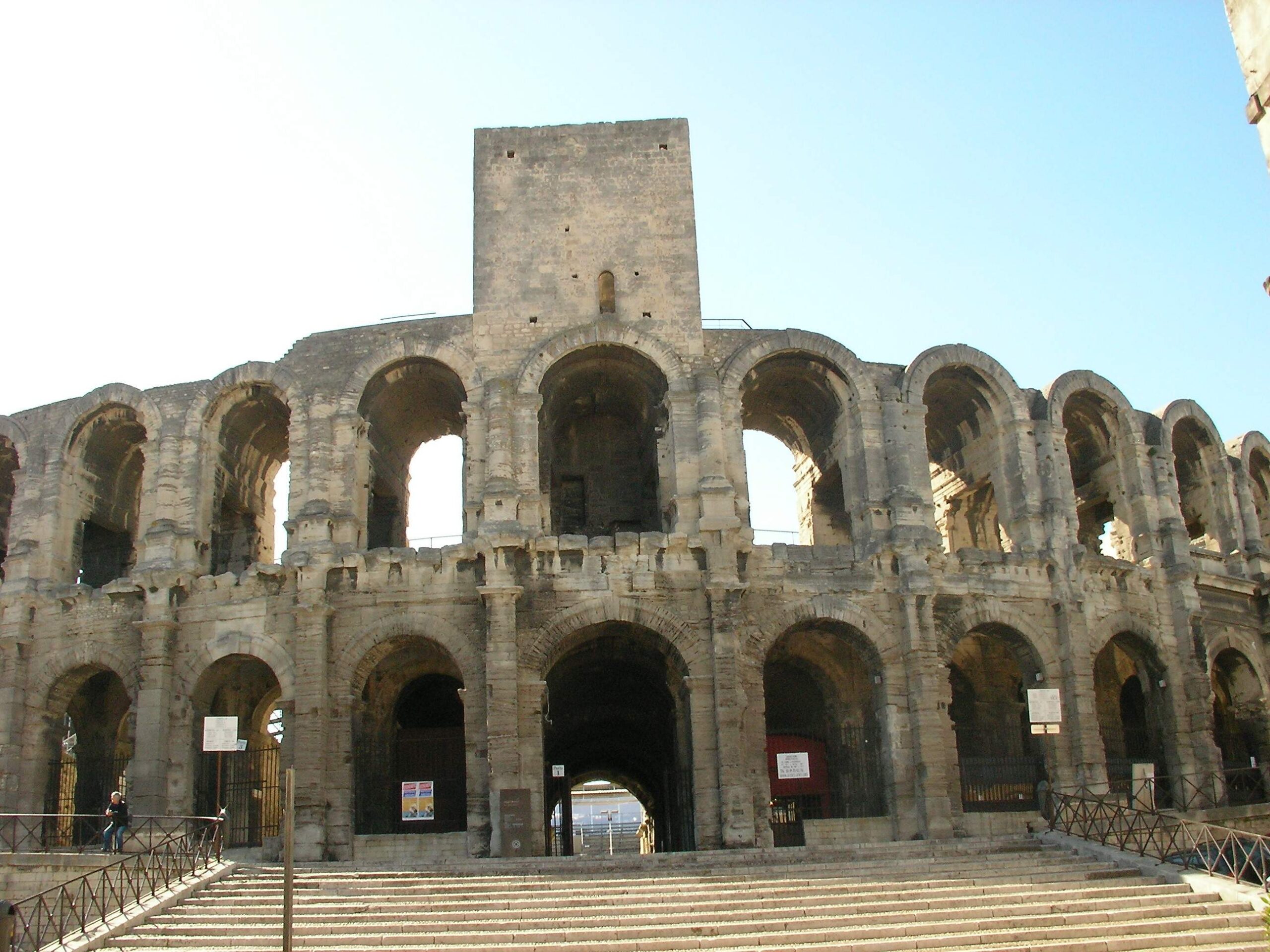 Visiter Arles en 1 jour : Arènes, Van Gogh et Camargue
