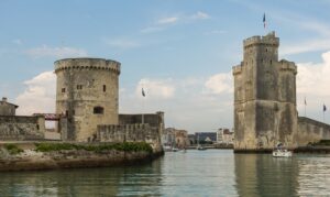 Visiter La Rochelle en 1 jour : Vieux-Port, tours et aquarium — Daytour France