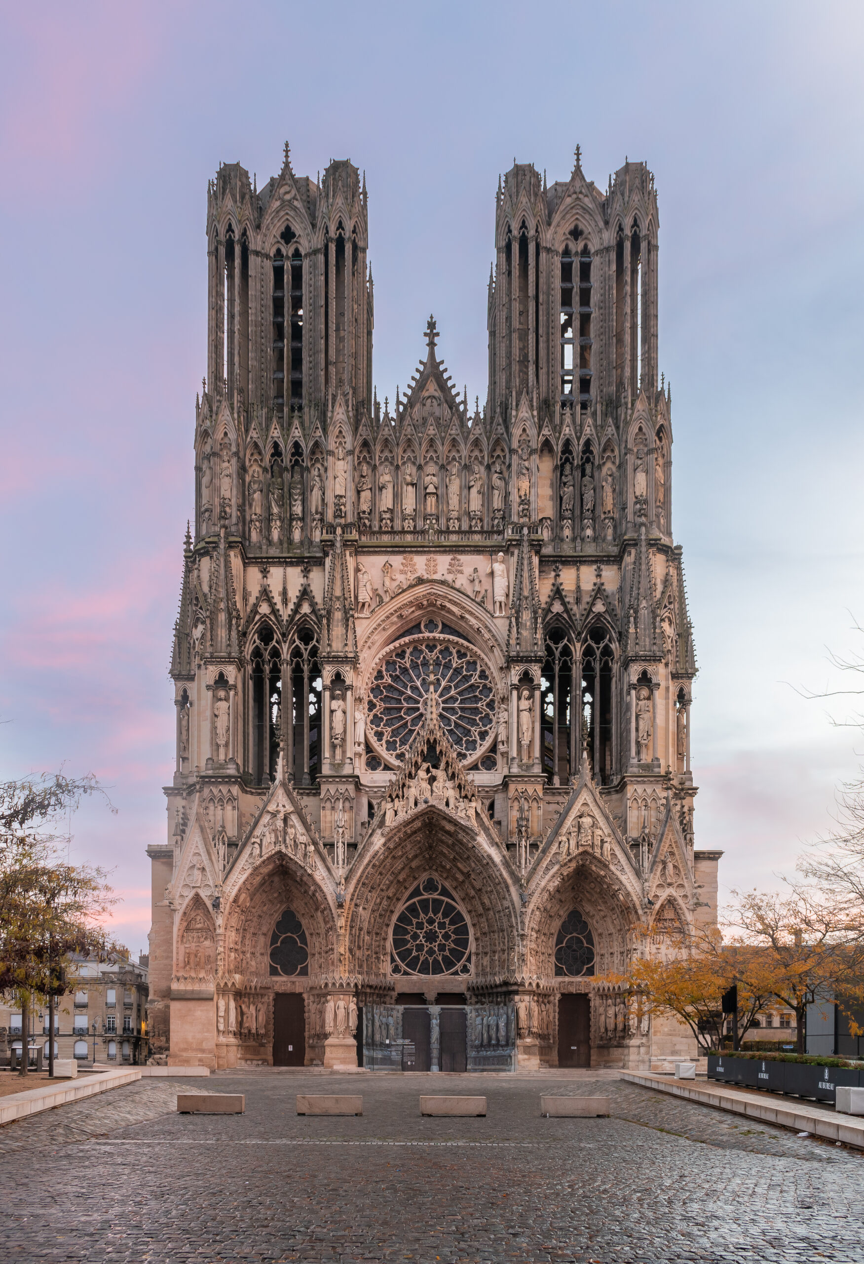 Visiter Reims en 1 jour : cathédrale, champagne et Art déco